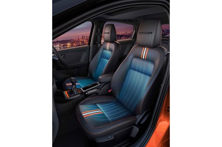 Tata Altroz Front Row Seats